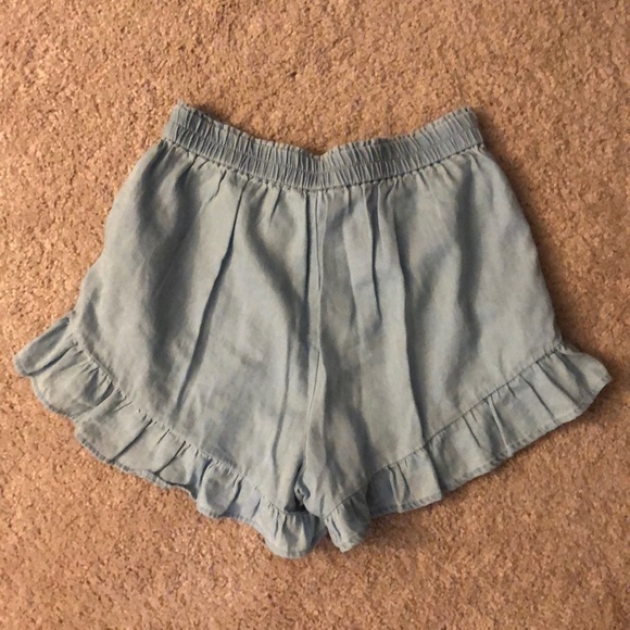 SOLD Love Tree tie ruffle shorts - Picture 2 of 5